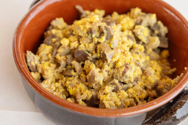 Fegatini di pollo con le uova